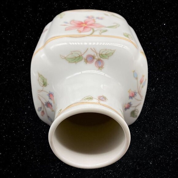 Andrea by Sadek Porcelain Floral Pattern Vase Made in Japan 5.5”T 3.5”W - Picture 5 of 9
